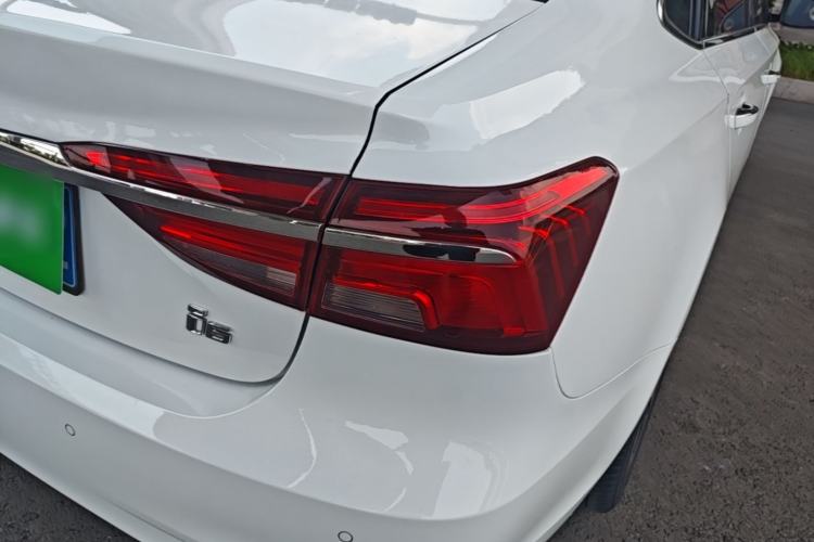 Used Roewe i6 2020 PLUS 1.6L CVT 4G Connected Glory Flagship Edition Right Rear Taillight