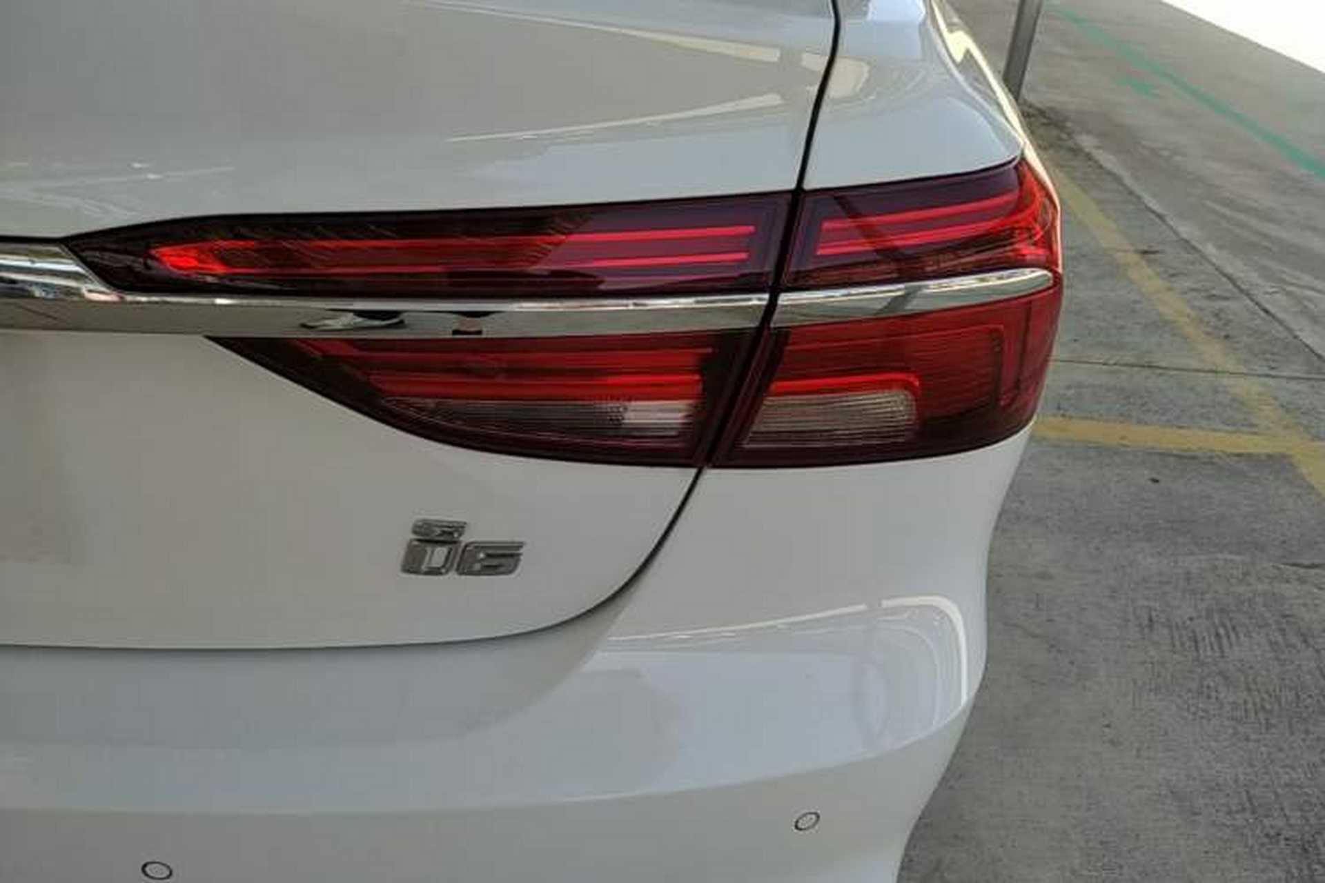Used Roewe i6 2020 PLUS 1.6L CVT 4G Connected Glory Flagship Edition Right Rear Taillight