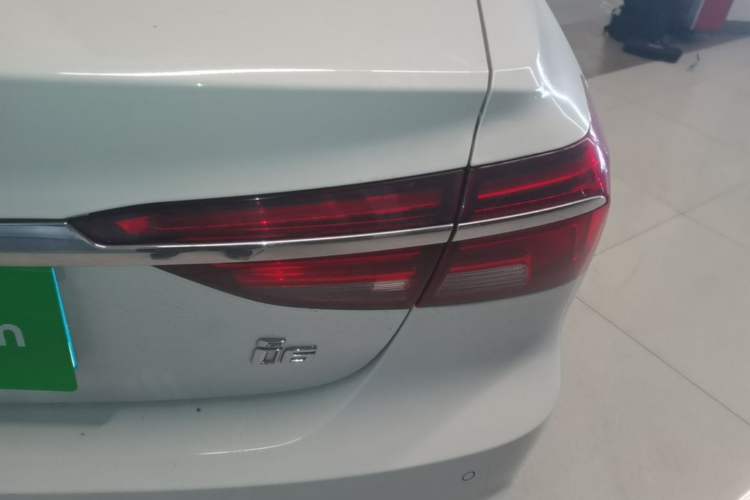 Used Roewe i6 2020 PLUS 1.6L CVT 4G Connected Glory Flagship Edition Right Rear Taillight