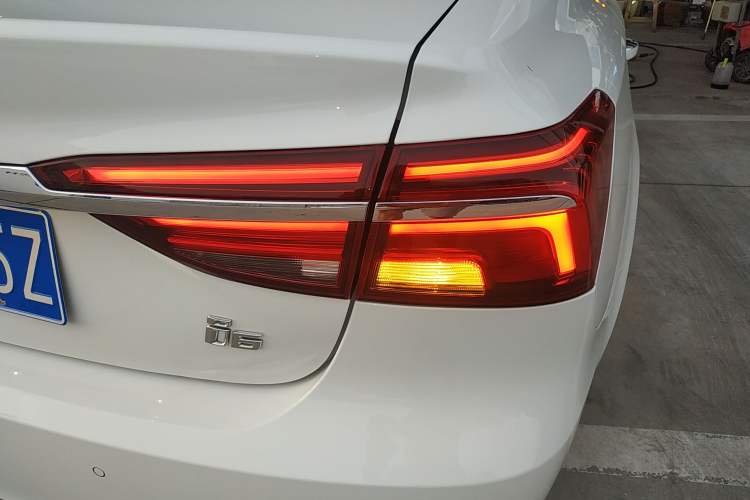 Used Roewe i6 2020 PLUS 1.6L CVT 4G Connected Glory Flagship Edition Right Rear Taillight