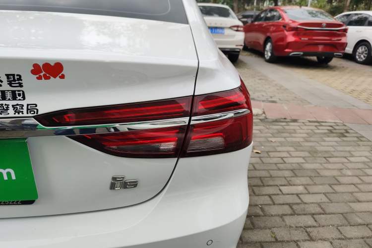 Used Roewe i6 2020 PLUS 1.6L Manual 4G Connect Glory Flagship Edition Right Rear Taillight