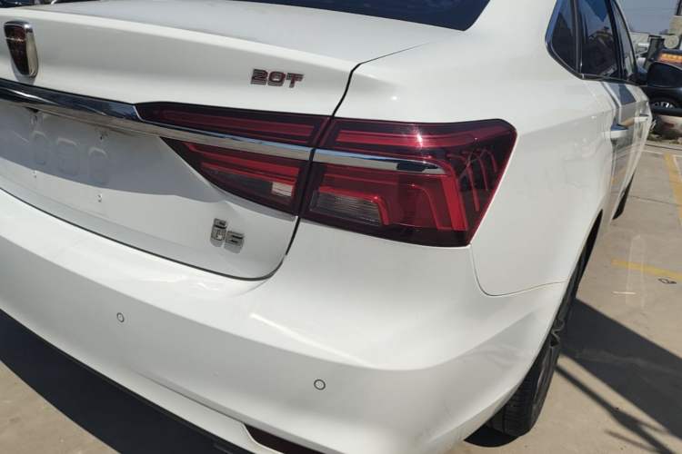 Used Roewe i6 2020 PLUS 20T TST 4G Connected Glory Flagship Edition Right Rear Taillight