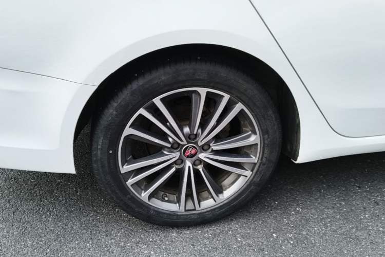 Used Roewe i6 2020 PLUS 1.6L CVT 4G Connected Glory Flagship Edition Right Rear Wheel Hub