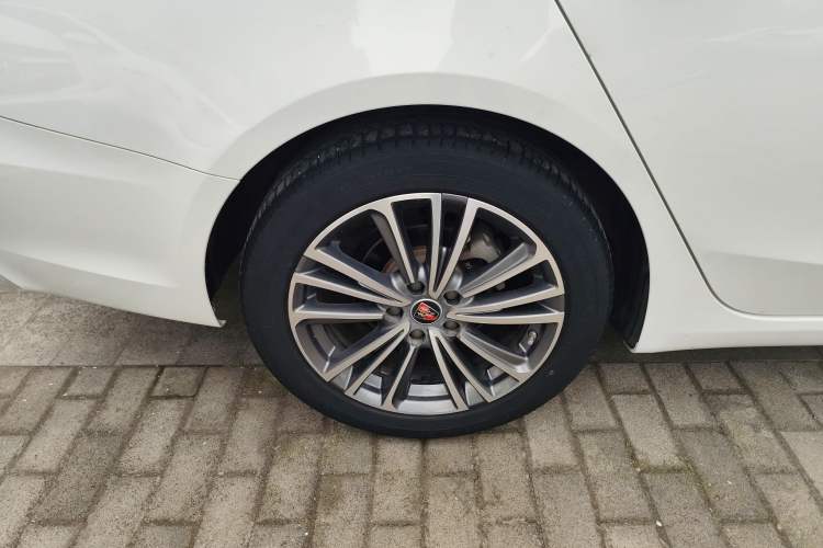Used Roewe i6 2020 PLUS 1.6L Manual 4G Connect Glory Flagship Edition Right Rear Wheel Hub