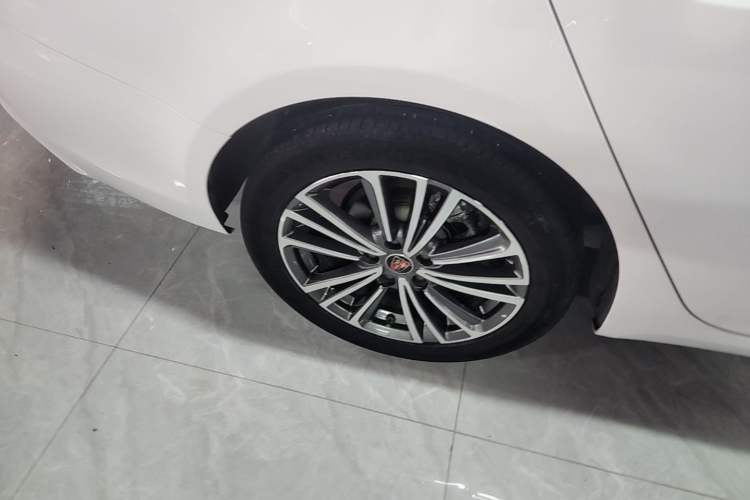 Used Roewe i6 2020 PLUS 1.6L CVT 4G Connected Glory Flagship Edition Right Rear Wheel Hub