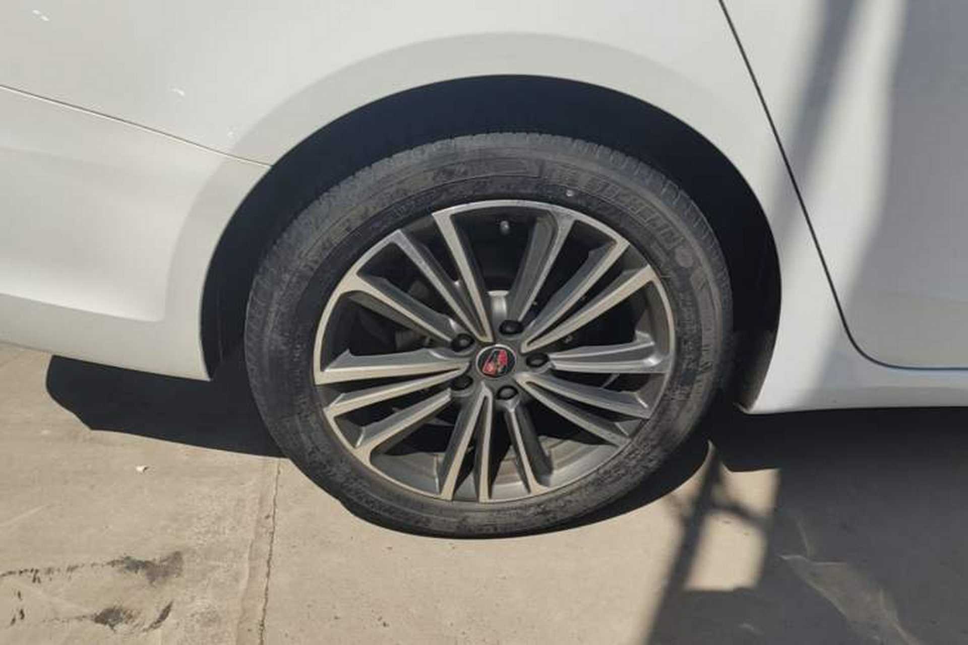 Used Roewe i6 2020 PLUS 20T TST 4G Connected Glory Flagship Edition Right Rear Wheel Hub