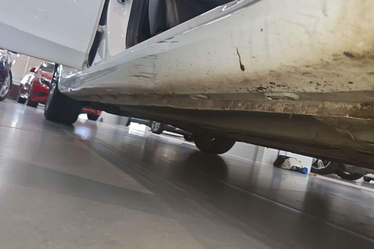 Used Roewe i6 2020 PLUS 1.6L CVT 4G Connected Glory Flagship Edition Right Side Sill