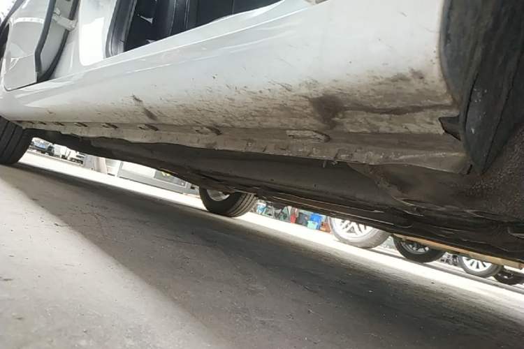 Used Roewe i6 2020 PLUS 1.6L Manual 4G Connect Glory Flagship Edition Right Side Sill