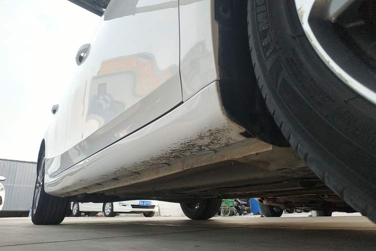 Used Roewe i6 2020 PLUS 1.6L CVT 4G Connected Glory Flagship Edition Right Side Sill