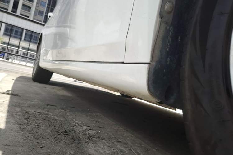 Used Roewe i6 2020 PLUS 1.6L Manual 4G Connect Glory Flagship Edition Right Side Sill