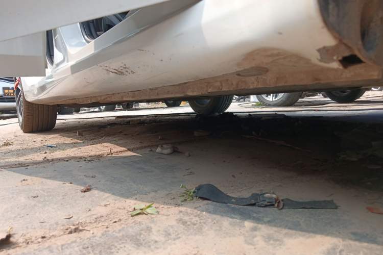 Used Roewe i6 2020 PLUS 1.6L Manual 4G Connect Glory Luxury Edition Right Side Sill