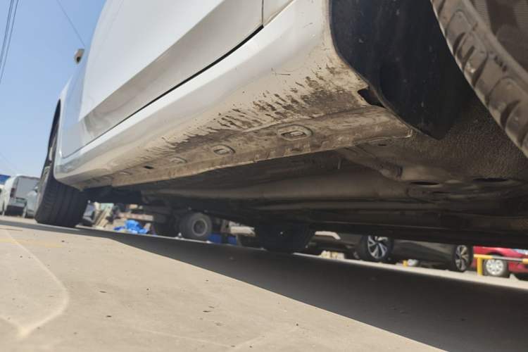 Used Roewe i6 2020 PLUS 20T TST 4G Connected Glory Flagship Edition Right Side Sill