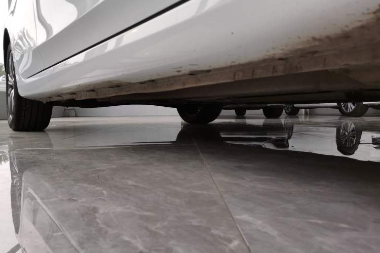 Used Roewe i6 2020 PLUS 1.6L CVT 4G Connected Glory Flagship Edition Right Side Sill