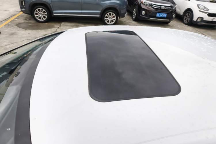 Used Roewe i6 2020 PLUS 1.6L CVT 4G Connected Glory Flagship Edition Roof