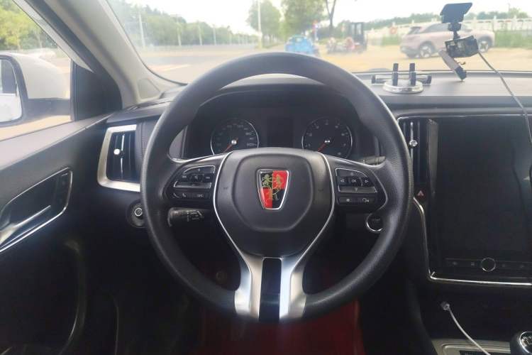 Used Roewe i6 2020 PLUS 1.6L Manual 4G Connect Glory Flagship Edition Steering Wheel