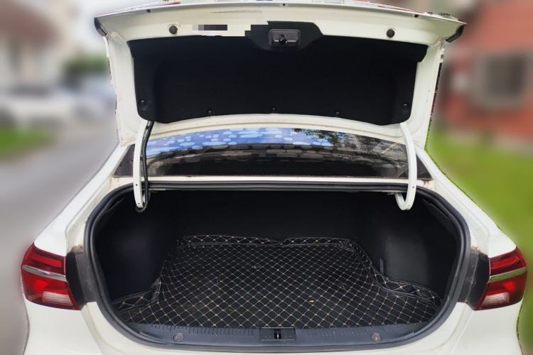 Used Roewe i6 2020 PLUS 1.6L CVT 4G Connected Glory Flagship Edition Trunk