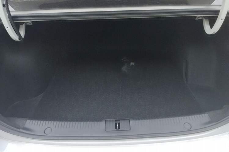 Used Roewe i6 2020 PLUS 1.6L CVT 4G Connected Glory Flagship Edition Trunk