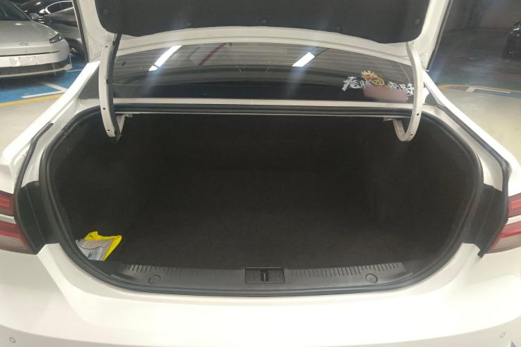 Used Roewe i6 2020 PLUS 1.6L CVT 4G Connected Glory Flagship Edition Trunk