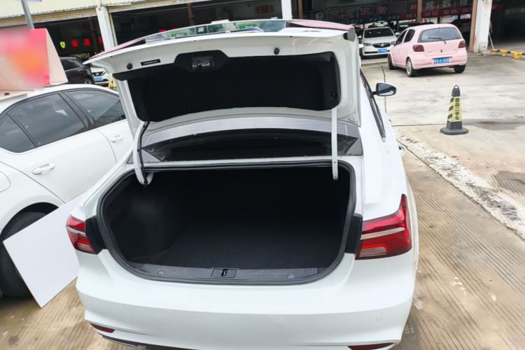 Used Roewe i6 2020 PLUS 1.6L CVT 4G Connected Glory Flagship Edition Trunk