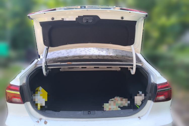 Used Roewe i6 2020 PLUS 1.6L CVT 4G Connected Glory Flagship Edition Trunk