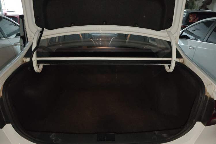 Used Roewe i6 2020 PLUS 1.6L CVT 4G Connected Glory Flagship Edition Trunk