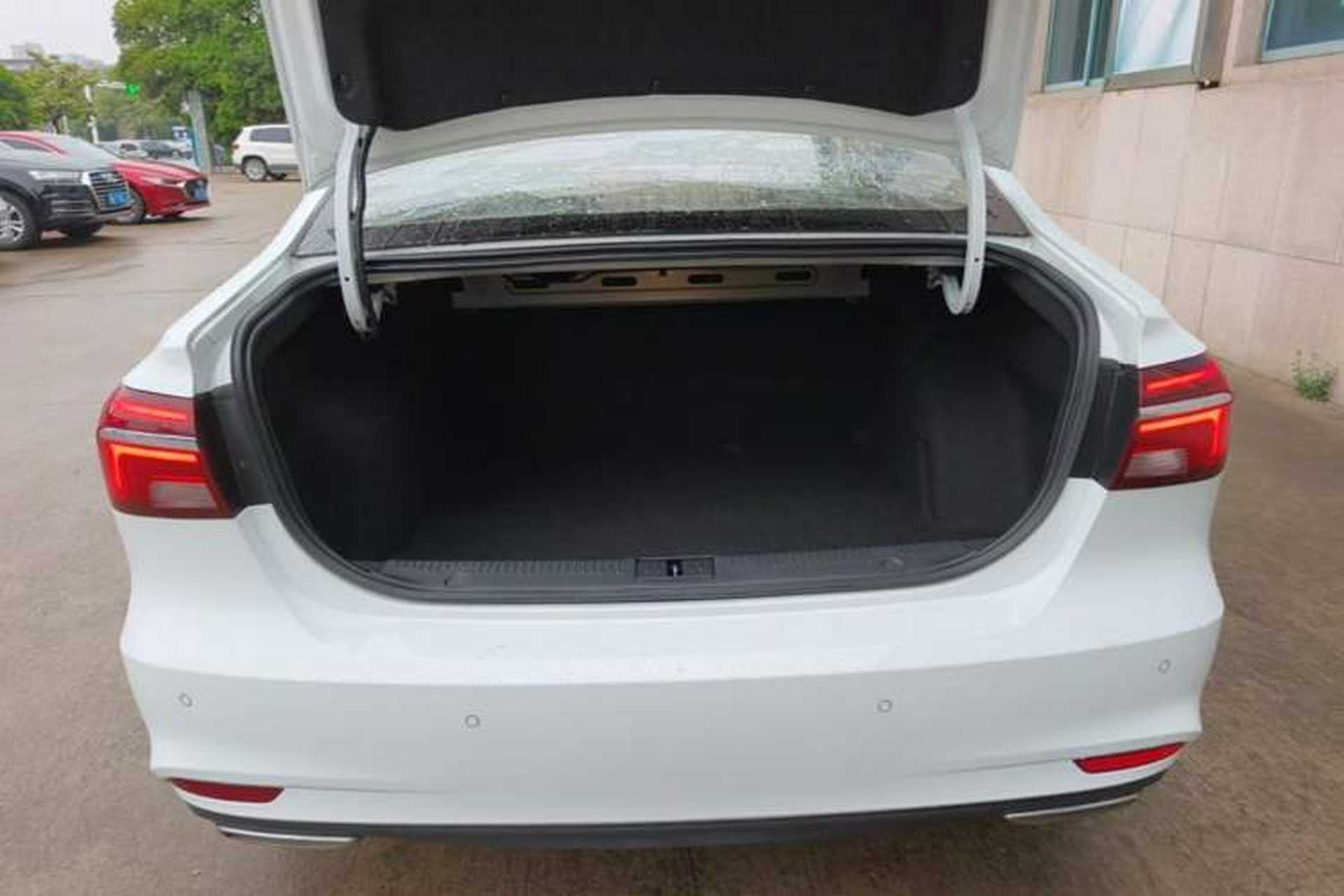 Used Roewe i6 2020 PLUS 1.6L CVT 4G Connected Glory Flagship Edition Trunk