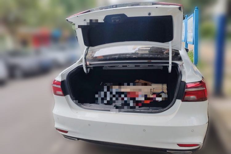 Used Roewe i6 2020 PLUS 1.6L CVT 4G Connected Glory Flagship Edition Trunk