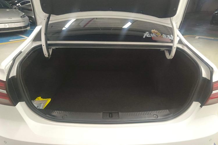 Used Roewe i6 2020 PLUS 1.6L CVT 4G Connected Glory Flagship Edition Trunk