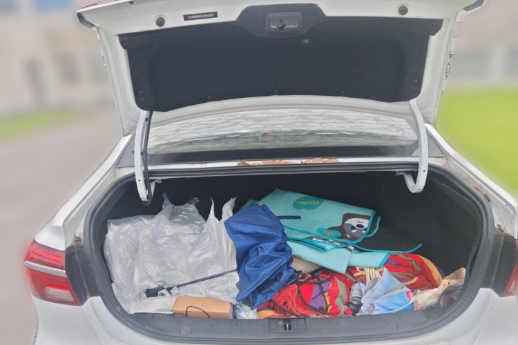 Used Roewe i6 2020 PLUS 1.6L CVT 4G Connected Glory Flagship Edition Trunk