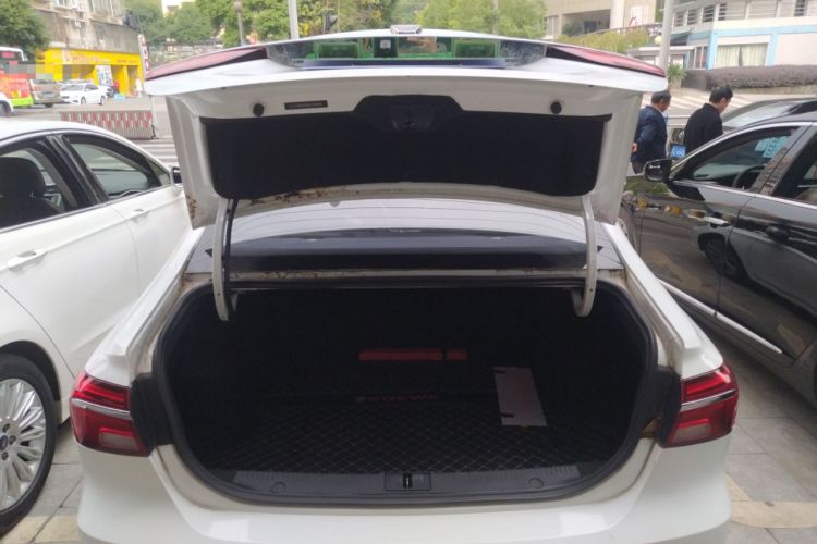 Used Roewe i6 2020 PLUS 1.6L CVT 4G Connected Glory Flagship Edition Trunk