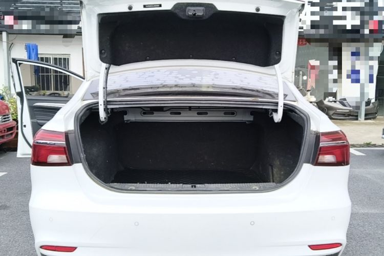 Used Roewe i6 2020 PLUS 1.6L CVT 4G Connected Glory Flagship Edition Trunk