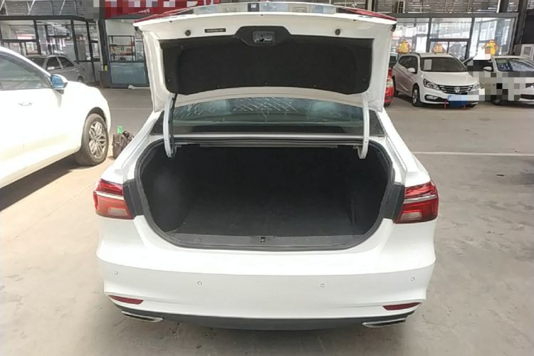 Used Roewe i6 2020 PLUS 1.6L Manual 4G Connect Glory Flagship Edition Trunk
