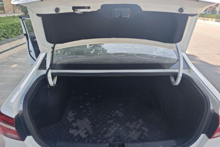 Used Roewe i6 2020 PLUS 1.6L CVT 4G Connected Glory Flagship Edition Trunk
