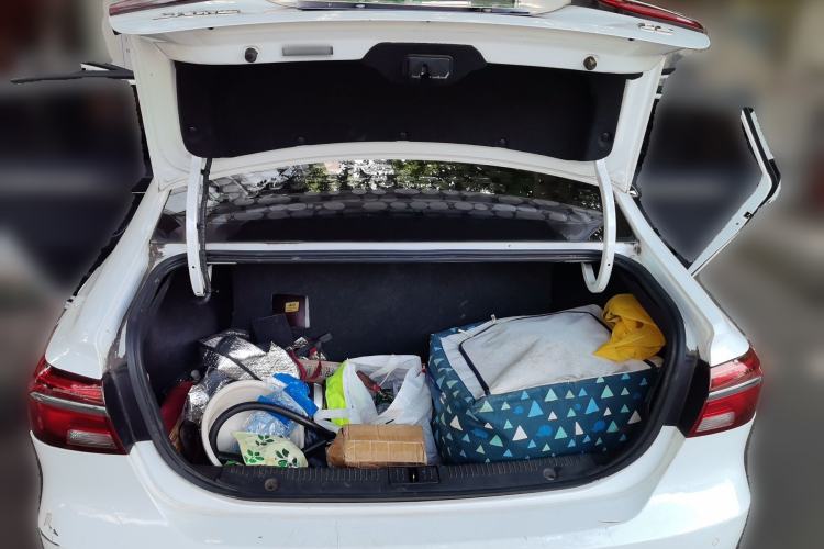 Used Roewe i6 2020 PLUS 1.6L CVT 4G Connected Glory Holographic Edition Trunk
