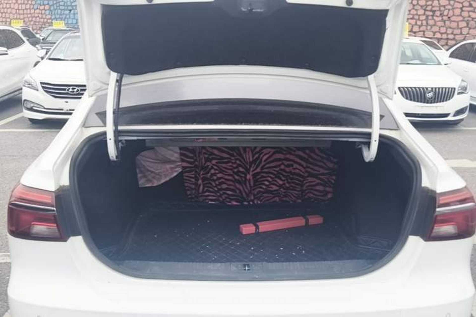 Used Roewe i6 2020 PLUS 1.6L Manual 4G Connect Glory Flagship Edition Trunk