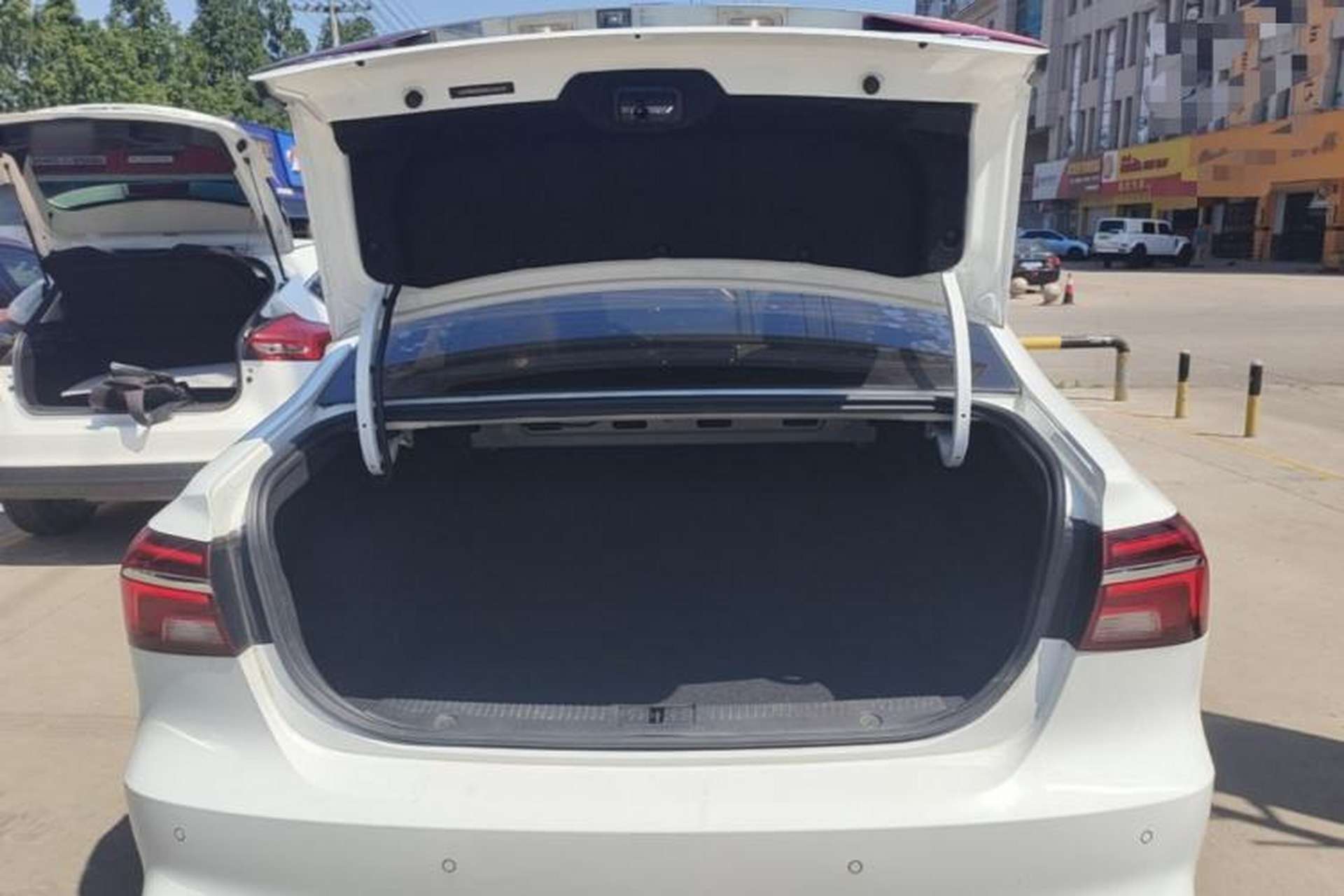 Used Roewe i6 2020 PLUS 20T TST 4G Connected Glory Flagship Edition Trunk
