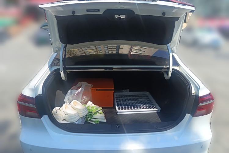 Used Roewe i6 2020 PLUS 1.6L CVT 4G Connected Glory Flagship Edition Trunk