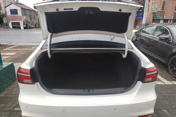 Used Roewe i6 2020 PLUS 1.6L CVT 4G Connected Glory Flagship Edition Trunk