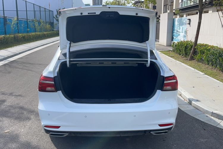 Used Roewe i6 2020 PLUS 1.6L CVT 4G Connected Glory Flagship Edition Trunk