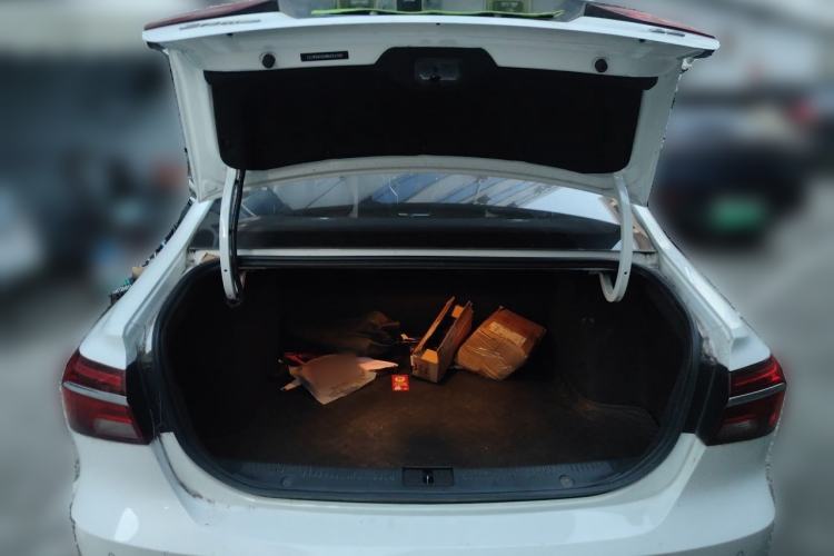 Used Roewe i6 2020 PLUS 1.6L CVT 4G Connected Glory Flagship Edition Trunk