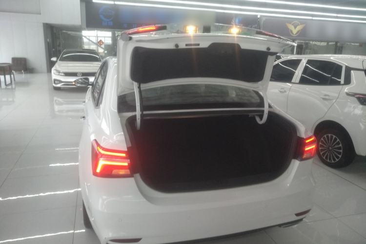 Used Roewe i6 2020 PLUS 1.6L CVT 4G Connected Glory Flagship Edition Trunk