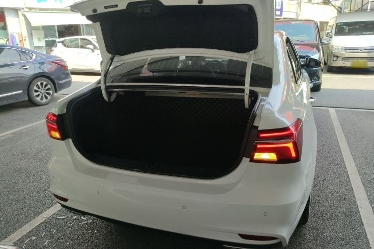 Used Roewe i6 2020 PLUS 1.6L CVT 4G Connected Glory Flagship Edition Trunk