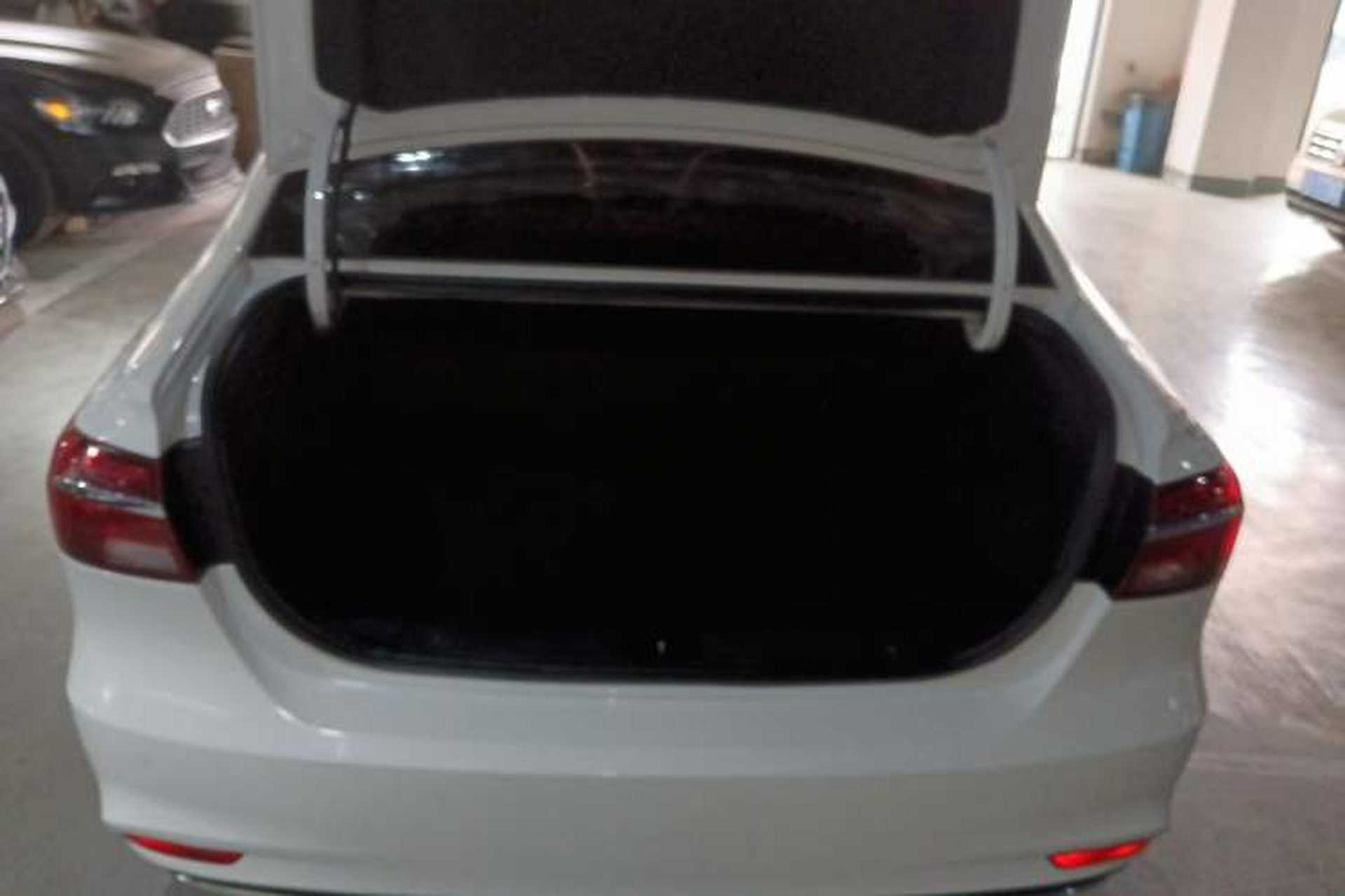 Used Roewe i6 2020 PLUS 1.6L CVT 4G Connected Glory Flagship Edition Trunk