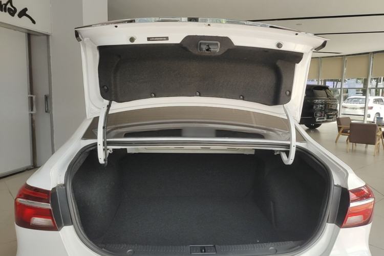 Used Roewe i6 2020 PLUS 1.6L CVT 4G Connected Glory Flagship Edition Trunk