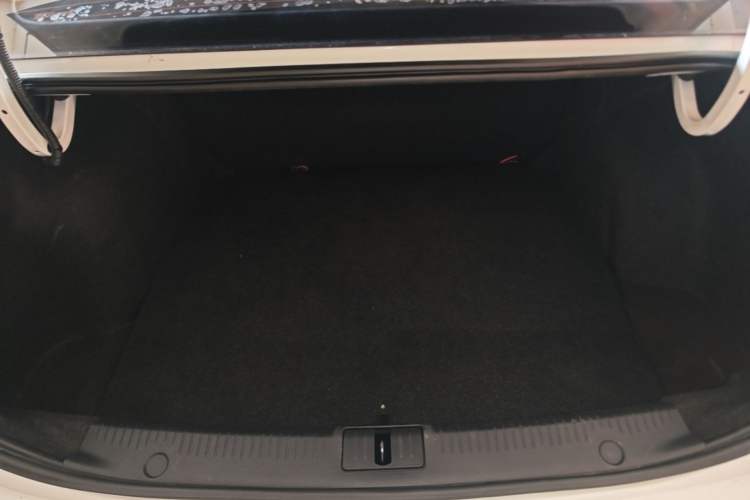 Used Roewe i6 2020 PLUS 1.6L CVT 4G Connected Glory Flagship Edition Trunk