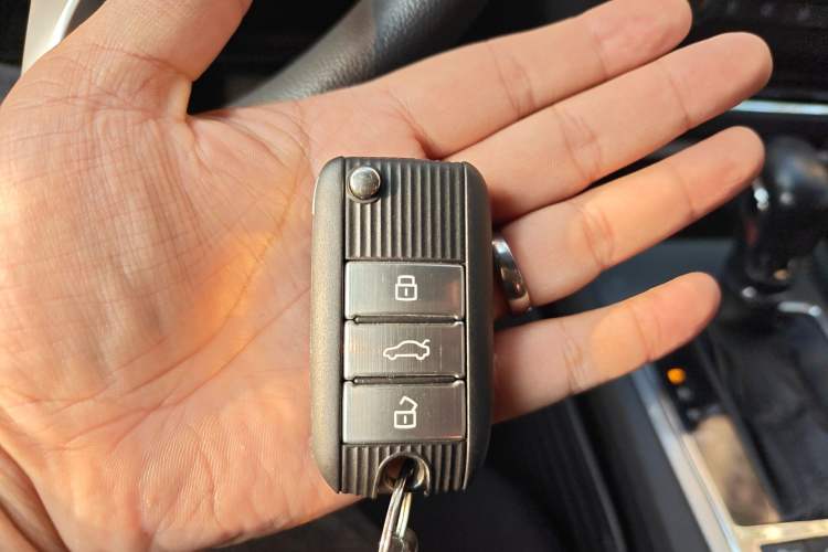 Used Roewe i6 2020 PLUS 1.6L CVT 4G Connected Glory Luxury Edition Vehicle Key