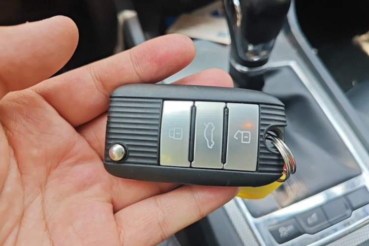 Used Roewe i6 2020 PLUS 1.6L CVT 4G Connected Glory Holographic Edition Vehicle Key