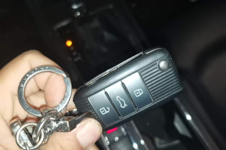Used Roewe i6 2020 PLUS 1.6L CVT 4G Connected Glory Flagship Edition Vehicle Key