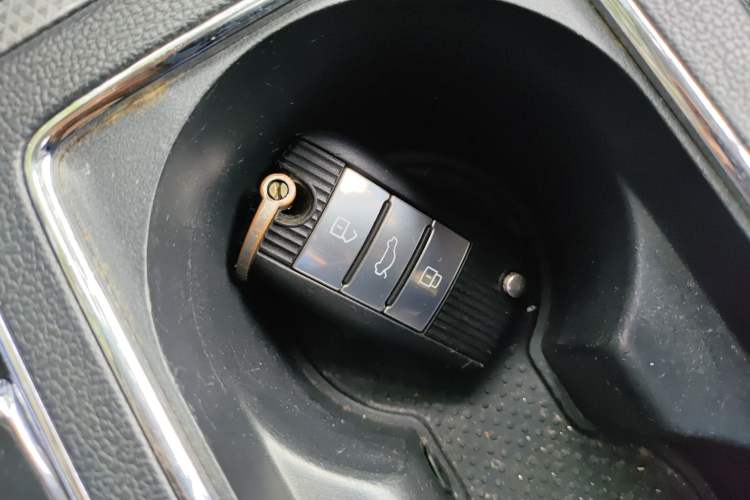 Used Roewe i6 2020 PLUS 1.6L CVT 4G Connected Glory Flagship Edition Vehicle Key