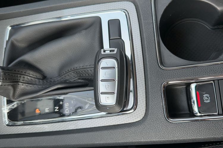 Used Roewe i6 2020 PLUS 1.6L CVT 4G Connected Glory Flagship Edition Vehicle Key